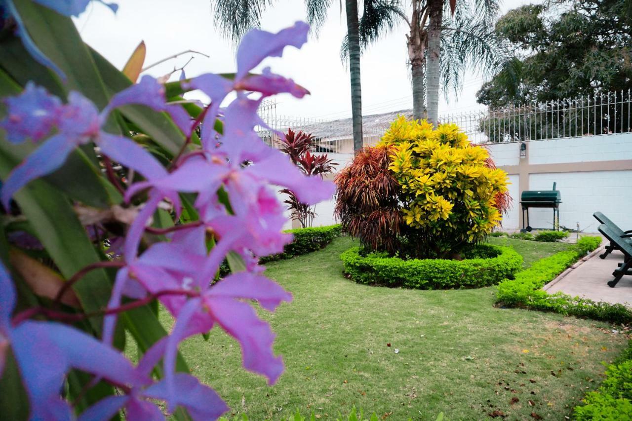 Urdesa Suites Hotel Guayaquil Exteriör bild